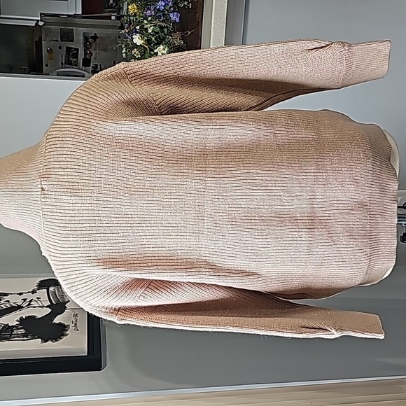 STYLEWE NWT cardegan sweater size med, supper soft and cozy. Wooden butt… - Picture 6 of 12